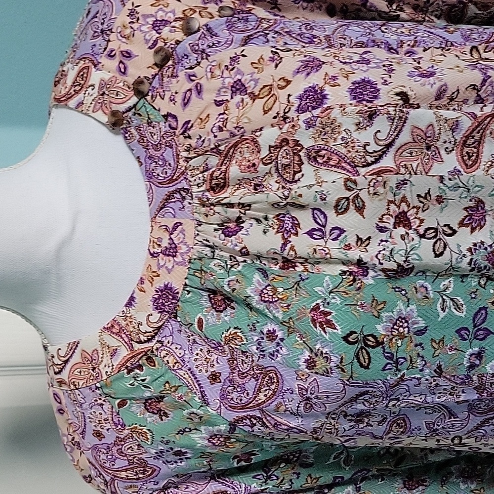 Floral Blouse - Picture 2 of 4